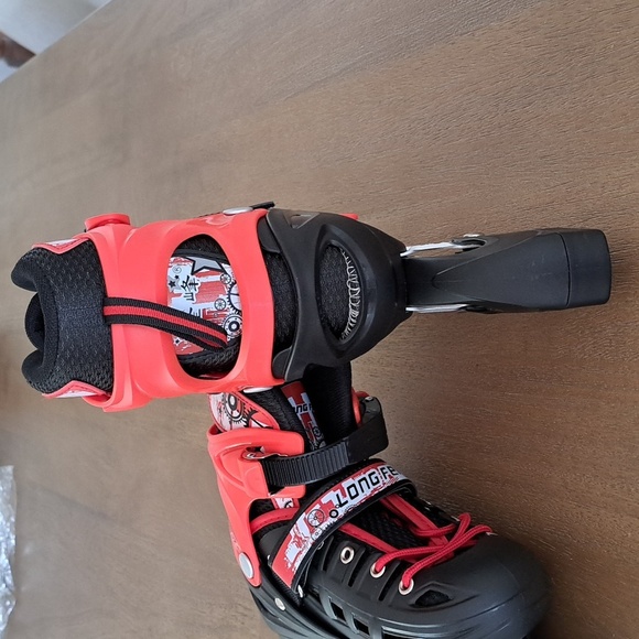 Long Feng Adjustable Inline Skates - Color: Black/Red - Size EU 35-38 (US 3.5-6) - Picture 7 of 9